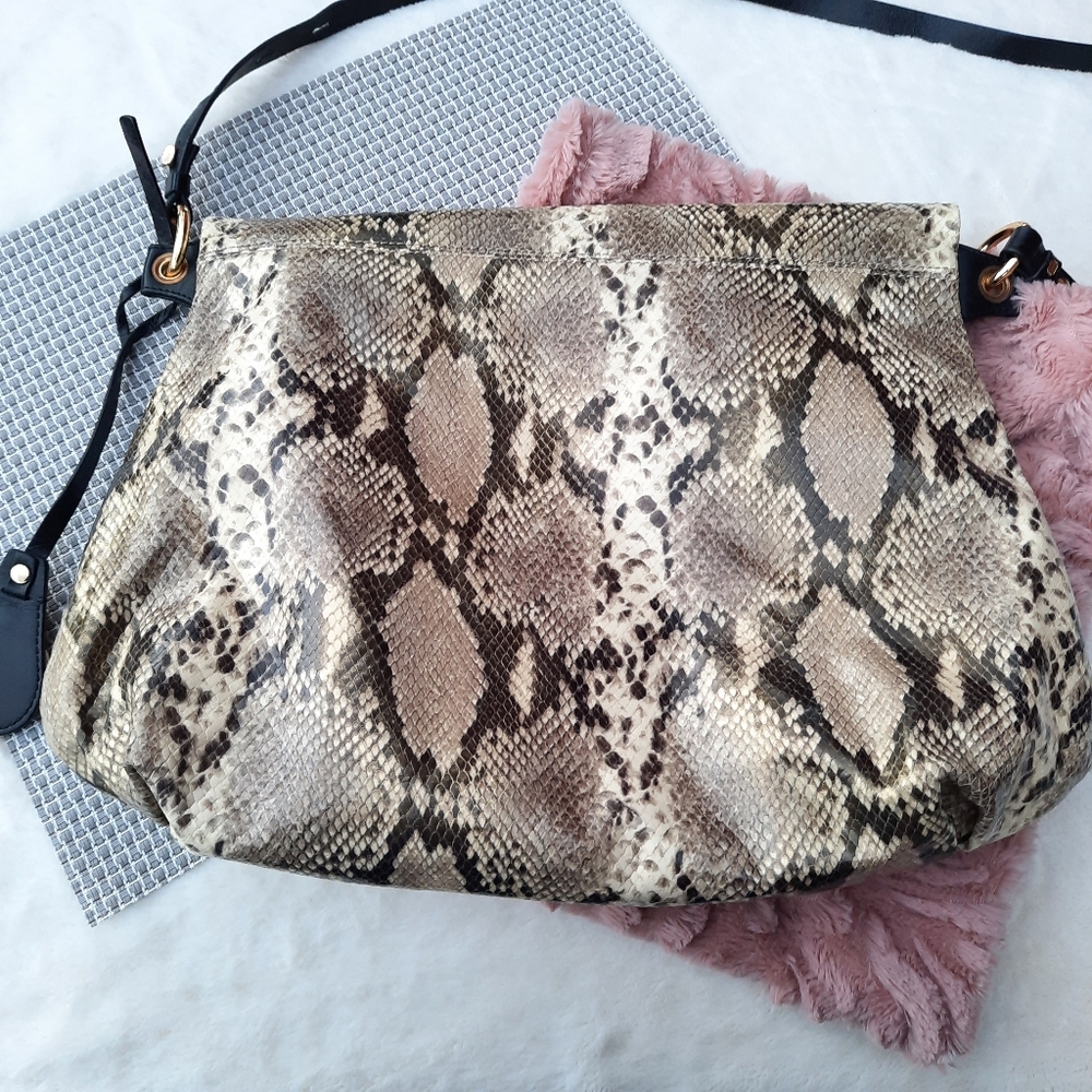 Made in Italy Francesco Biasia Snakeskin Messenger Flap Convertible Shoulder Bag - Picture 11 of 11